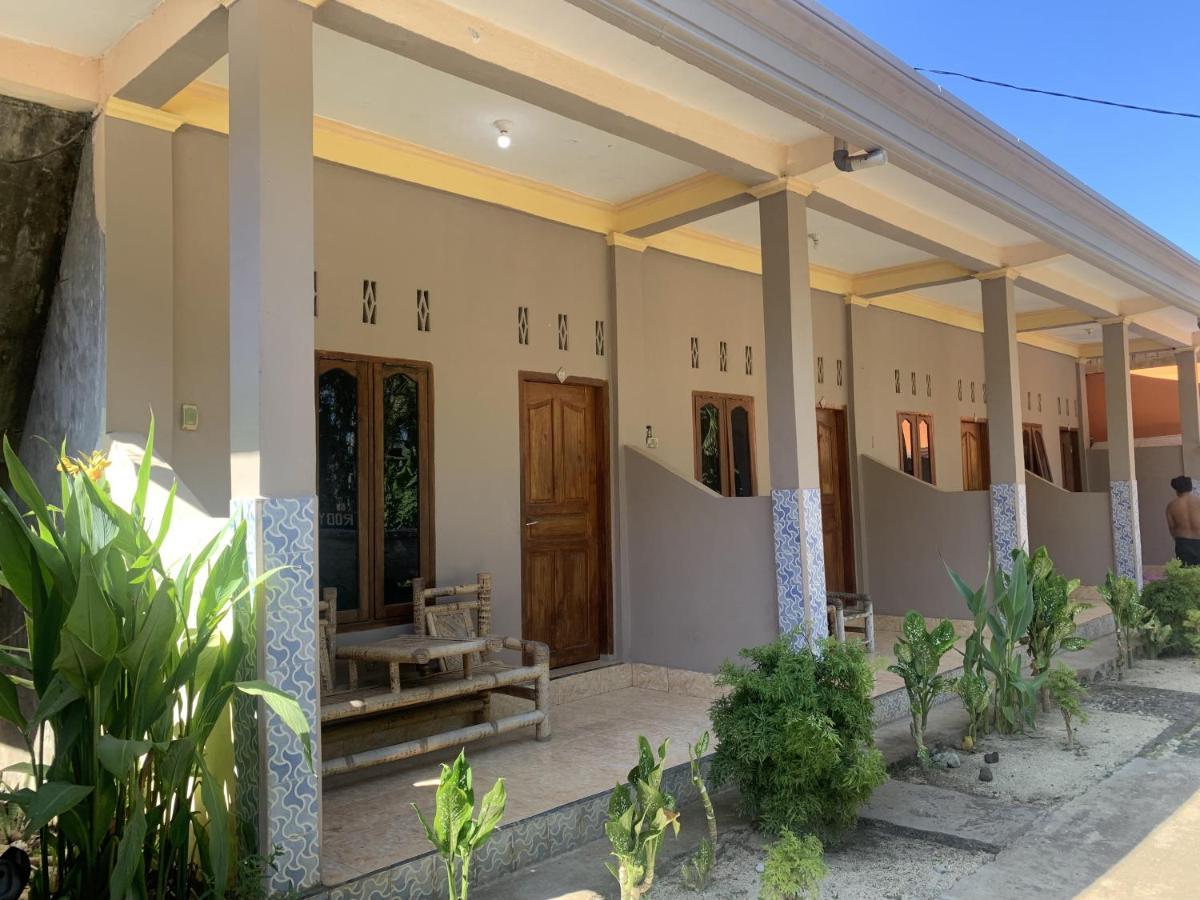 Roby Homestay Kuta  Экстерьер фото