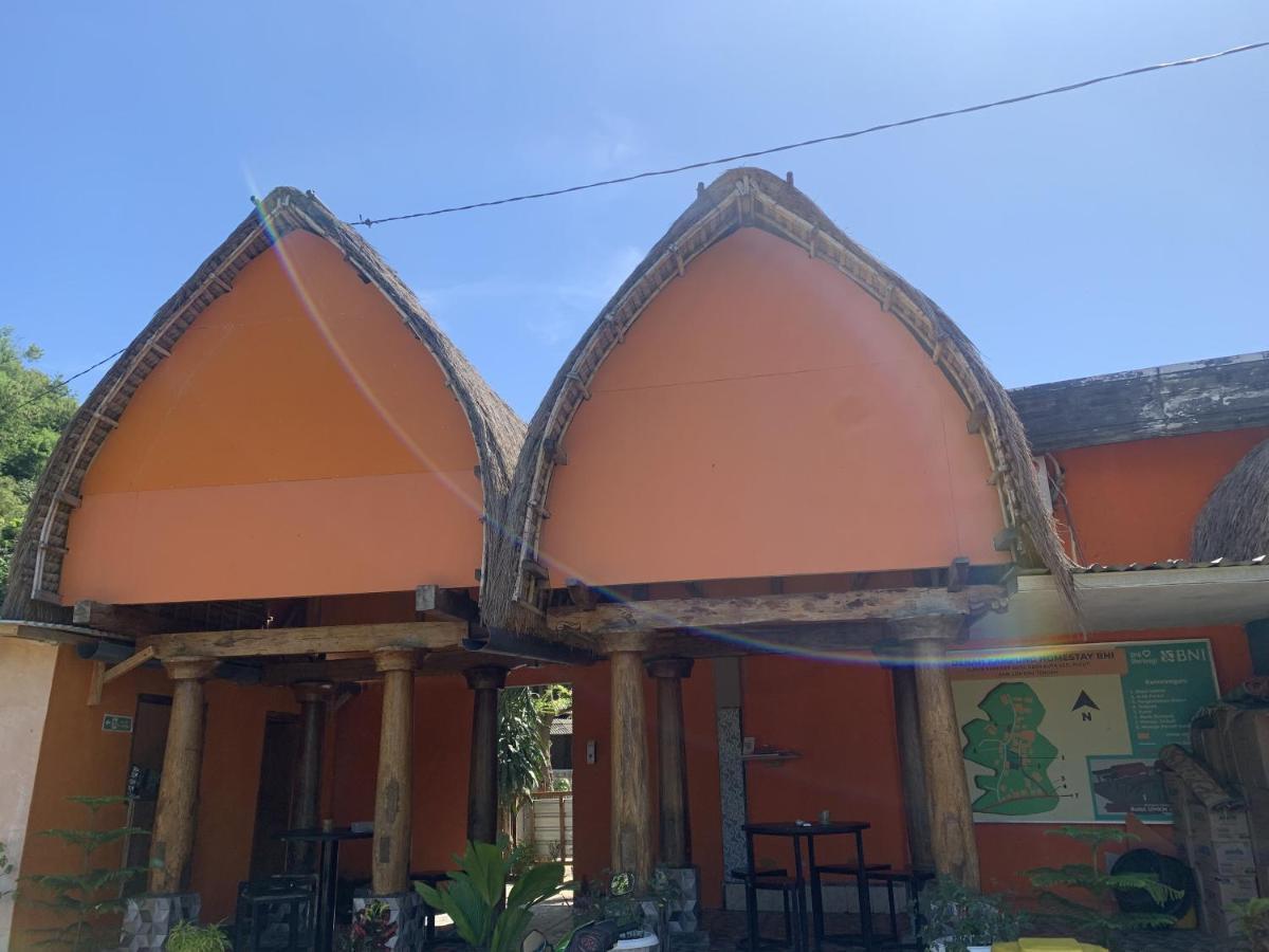 Roby Homestay Kuta  Экстерьер фото