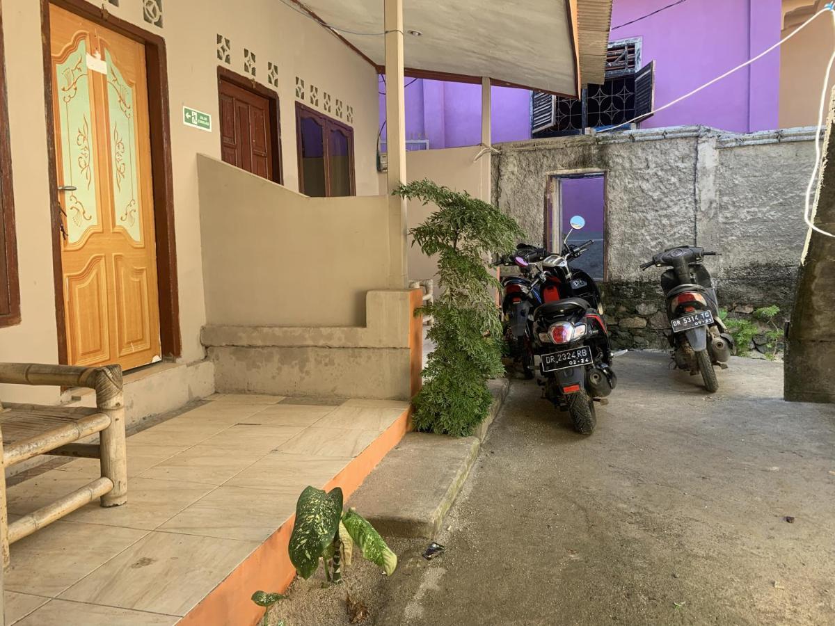 Roby Homestay Kuta  Экстерьер фото