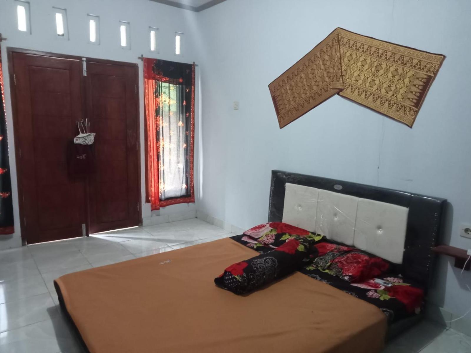 Roby Homestay Kuta  Экстерьер фото