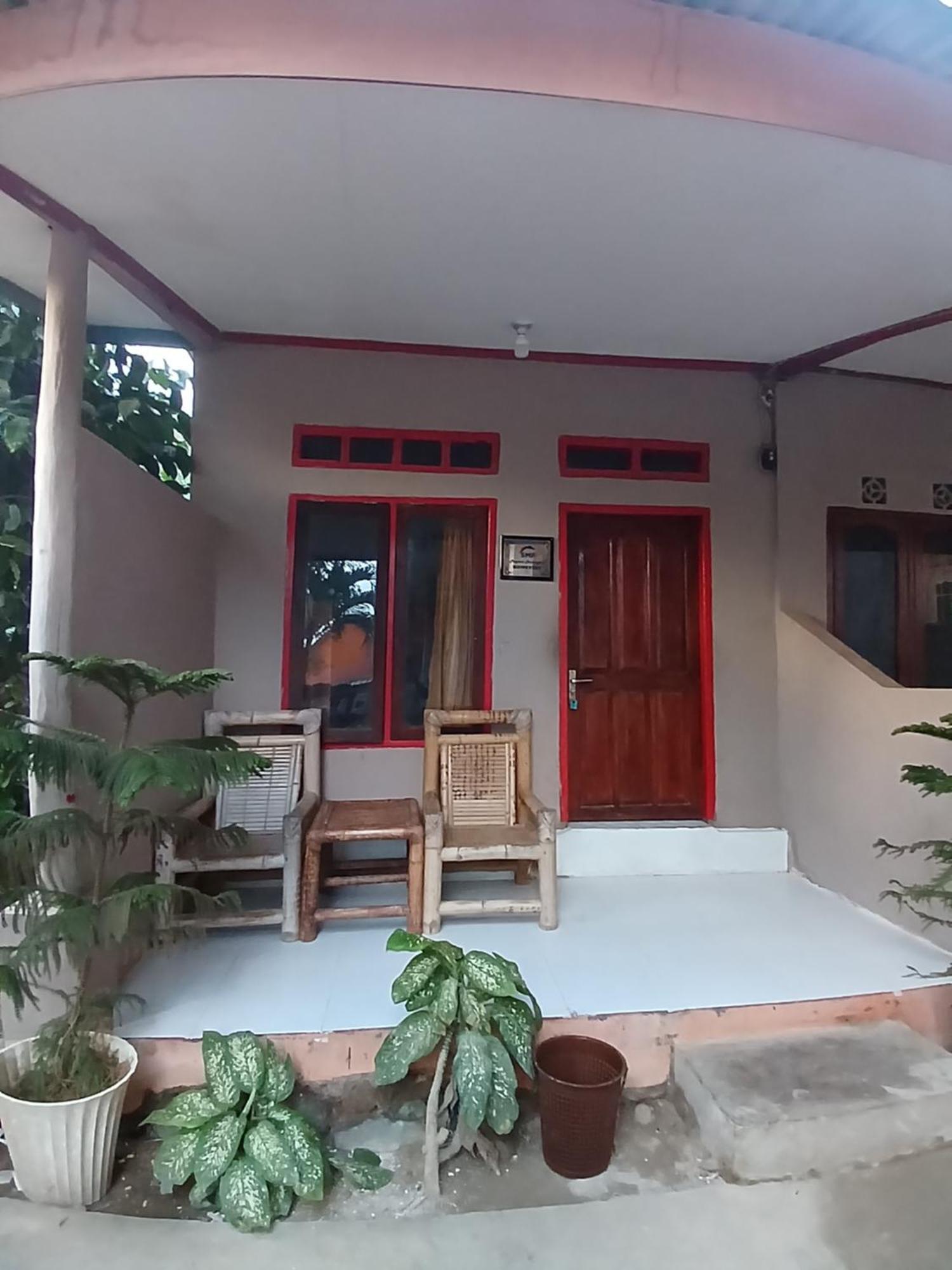 Roby Homestay Kuta  Экстерьер фото